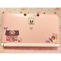 patriarchybarbie:  my 3DS is way cuter than you  this is pissing