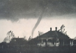 punlovsin:  tornado 