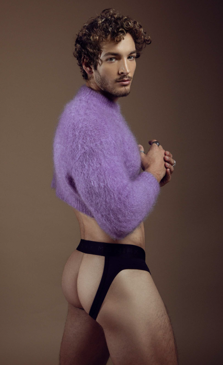 cchristos:Augusto Baccanelli by Alisson Marks – Desnudo Magazine