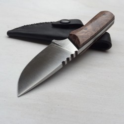 splitcutlery:  Small camp knife with a beautiful redwood burl