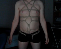 Some selfbondage i did with my new rope