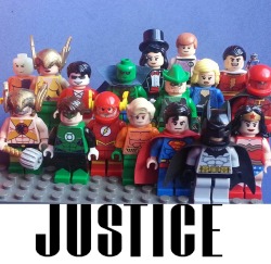 thehappysorceress:  thelegoman:  Lego JUSTICE! -Alex Ross INSPIRED