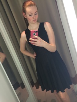 epic-ginger:  Change room selfies in a 80$ dress ha