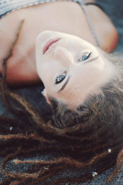 aul0niad:  dude  #meninas #dreads