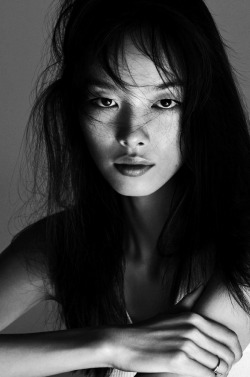 amy-ambrosio:    Fei Fei Sun by Txeman Yeste for Harper’s Bazaar