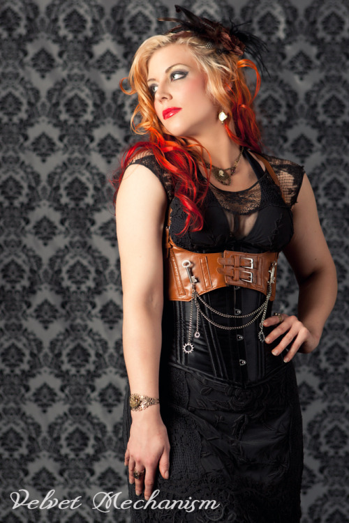 jarianam:  steampunkandvictoriana:  Velvet Mechanism Photo Shoot (by alison.velvet)   I love her hair, holy crap