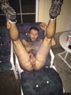 stinkystraightalpharedneck:  Right there, fag, lick that stinky