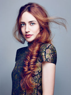 glamour:  Lizzy Jagger models perfect party hair. *Lipstick 