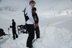 urine-for-a-relief:  A snow toilet can only handle so much hot