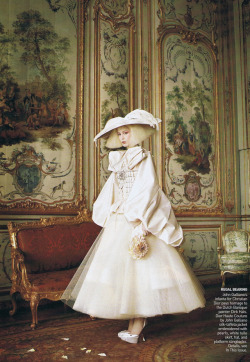 black-is-no-colour: Vogue US October 2007, Editorial “Alighting”.