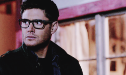 8.14 Random caps of Dean being painfully handsome