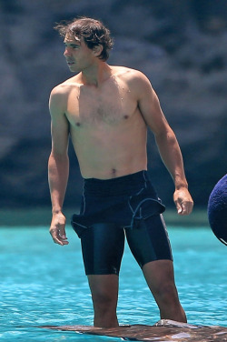 shirtlessmalecelebs:  Rafael Nadal