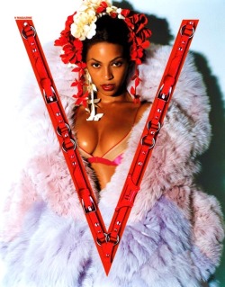 fuckrashida:  Beyoncé photographed by Mario Testino for V Magazine