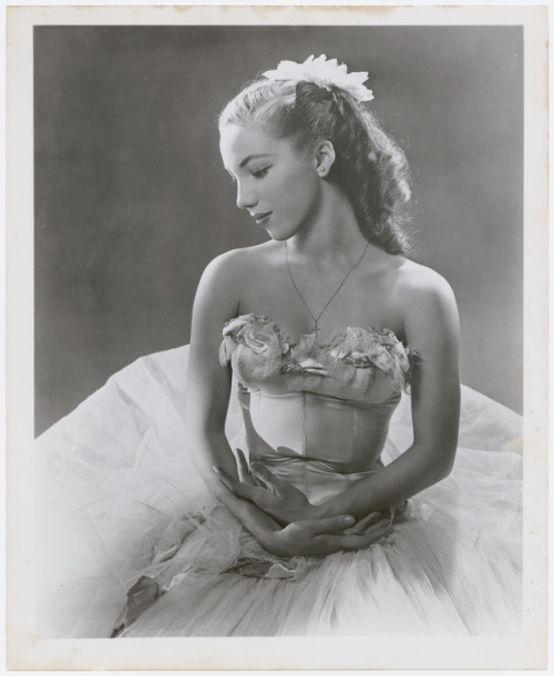 swanlake1998:yvonne chouteau photographed by walter e. owen
