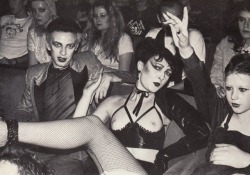 historium:Siouxsie Sioux in the audience of a Sex Pistols concert