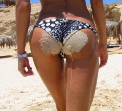 cheekybottom:  http://cheekybottom.tumblr.com/ 