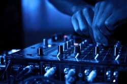 world-famous-djs:  Nightlife Party Guide 