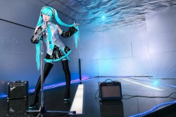 cosplay-soul:  Miku Hatsune (Vocaloid) 