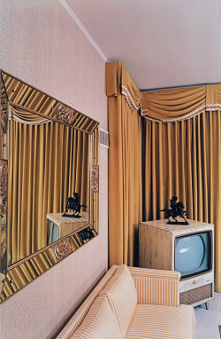 undare:  William Eggleston, Untitled, 1984. 