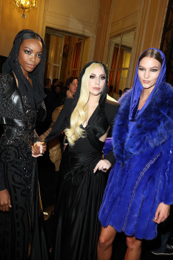 mothemonster:  Gaga at the versace fashion show 