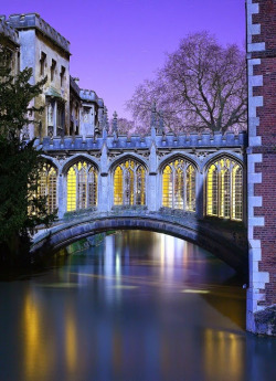bluepueblo:  Bridge of Sighs, Cambridge, England photo via flucy