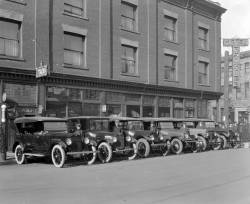 yesterdaysprint:     Taxi Station at the Hotel Rainier, 307 Carrall