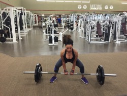 ittybittybarbellbabe:  Oh guess what?  I pulled 185 for 4- 4