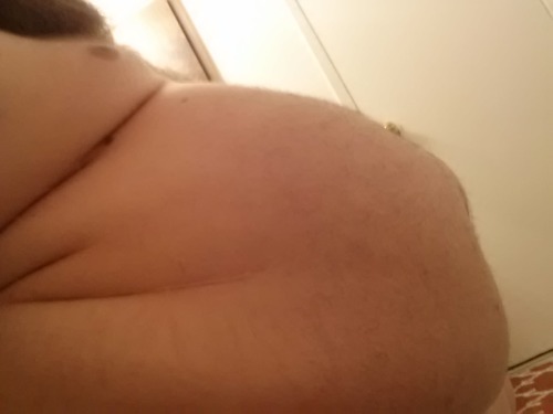 secret-mutual-gainer:  Iâ€™m just about ready to burst! I need someone to rub my belly and feed me more. I need someone to whisper words of encouragement into my ear as she forces me to continue eating. There has to be someone out there who is willing