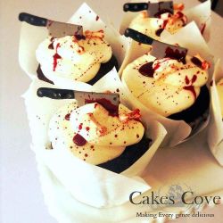 cakescove:  You know what is scarier than these cupcakes? Fan