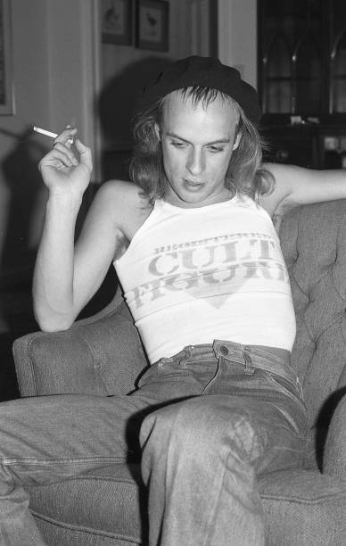 thisaintnomuddclub:  Brian Eno at the Drake Hotel, 1974. Photos