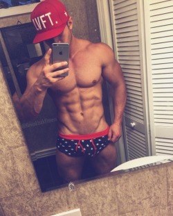 hotmessguys:  Instagram user: kevinlisakfitness  ♣♂ Hot Mess