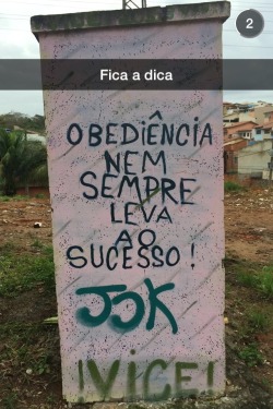 Hoje o sofrimento virou poesia