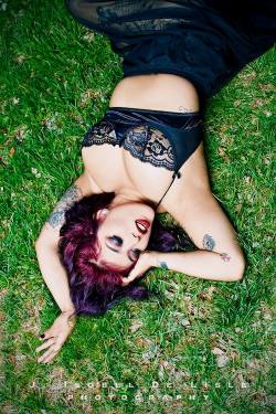 tits-tats-n-tutus:  J. Isobel De Lisle photography“in the springtime