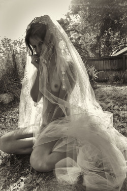 edwinr-photography:  Vex Voir in Veils lady in waiting 