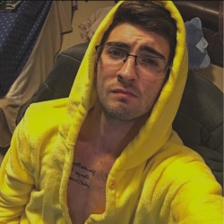 charlizzard:  when you’re being lowkey seductive in your pikachu