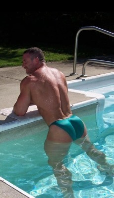 manrumpsxxx:  Lovely  One hell of an ass.