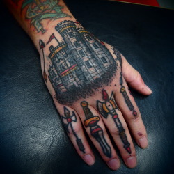 bastienjean:  Blasting a whole hand at Deluxe Tattoo, Chicago,