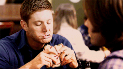 elliejellyfishgrace:  HE’S SO CUTE FUCK