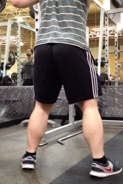 matthulksmash:  More pics of me me squatting, because I know