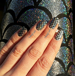nailpornography:  mermaid leggings & mermaid nails