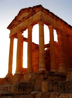 visitheworld:Roman ruins of Sufetula in Sbeitla / Tunisia (by