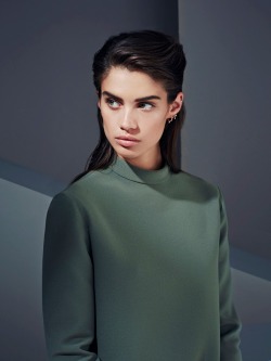 xhba:  adreciclarte:    Sara Sampaio by Hao Zeng    omfg 