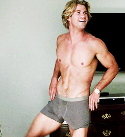   Chris Hemsworth in Vacation  - He totally came in here to