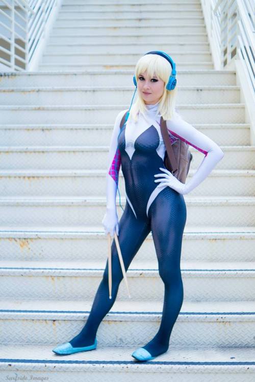 demonsee:    Sarah Hendo as Spider-Gwen   