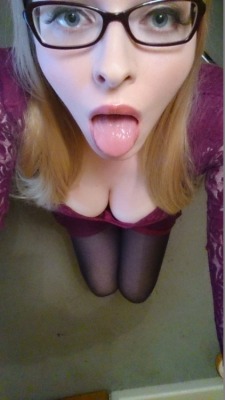 butterycolorfuleyes:  Like what you see? Checkout my profile