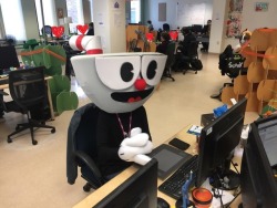 squigglydigg: I wore Cuphead to work today.
