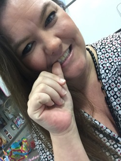 kellygreenxxxsexy:  Work fun 😜😜 #me