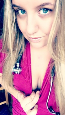sexyworkselfies:  ass and cleavage…  Bored to death at work?