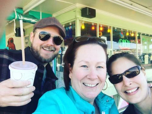 <p>Lunch at @hattiebs with @thenatelee turned into milkshakes with @madelineadams because #nashville We talked about all the great programs coming up at @officialcmhof - come see Nate on Friday and me and @tylerandal on Sunday!  (at Bobbie’s Dairy Dip)</p>