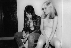 skyistica:  Debbie Harry of Blondie and Joan Jett of the Runaways